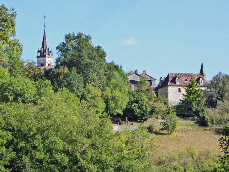 Vue sur le village - Clermont-de-Beauregard