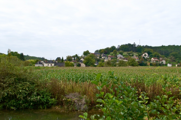 Vue sur le village. - Coly