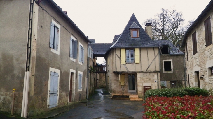 Vieille ruelle. - Condat-sur-Vézère