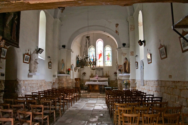 La nef de l'église. - Condat-sur-Vézère