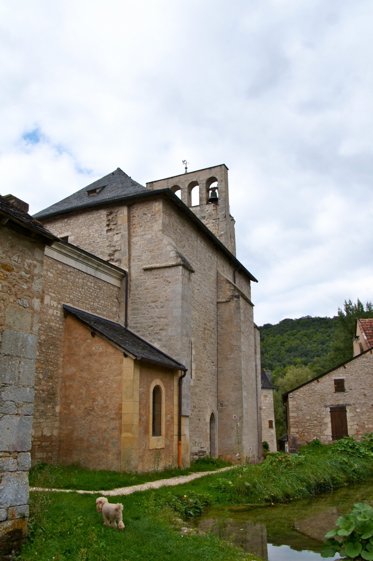 Façade latérale de l'église. - Condat-sur-Vézère