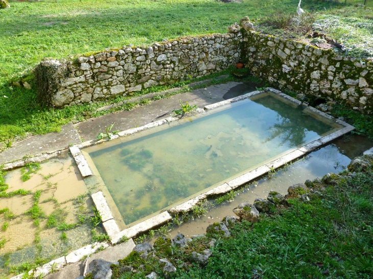 Le Lavoir. - Conne-de-Labarde