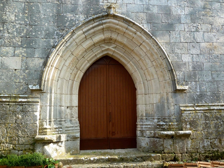 Portail de l'église. - Conne-de-Labarde