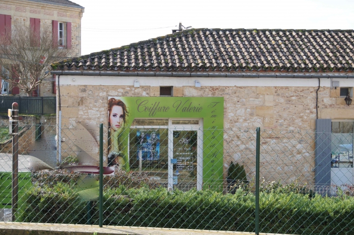 Commerce route de Bergerac. - Cours-de-Pile