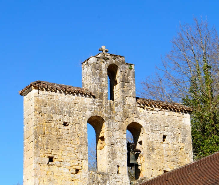 Clocher-mur de l'église de Bigaroque. - Coux-et-Bigaroque