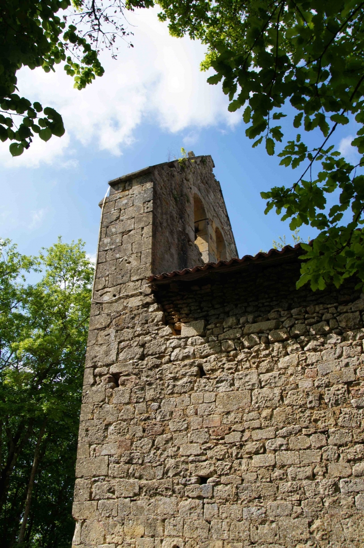 Le clocher-mur de l'église Saint-front de Colubry. - Couze-et-Saint-Front