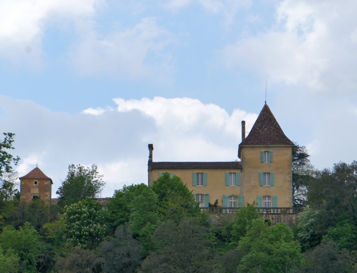 Aux alentours. - Couze-et-Saint-Front