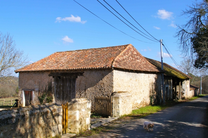 Architecture rurale. - Creyssensac-et-Pissot