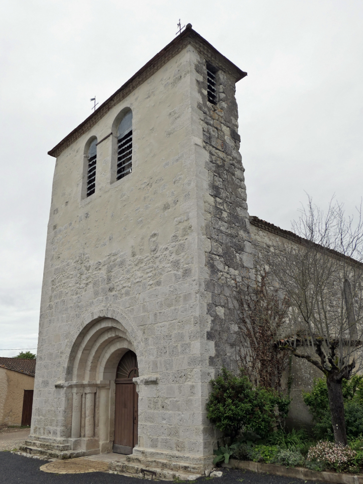 L'entrée de l'église - Cunèges