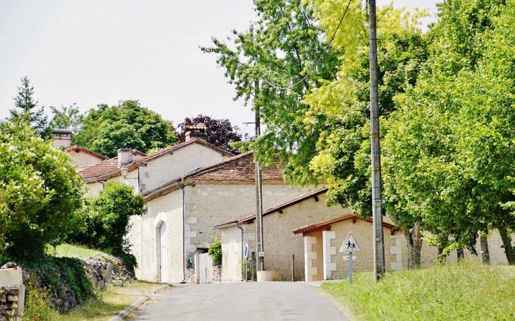 Le Village - Douchapt