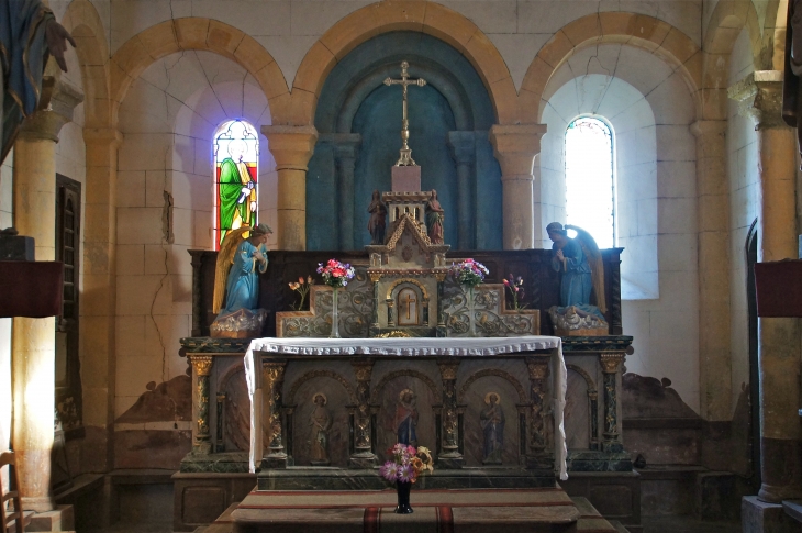 Eglise Saint Pierre ès Liens : Le Maitre Autel. - Dussac