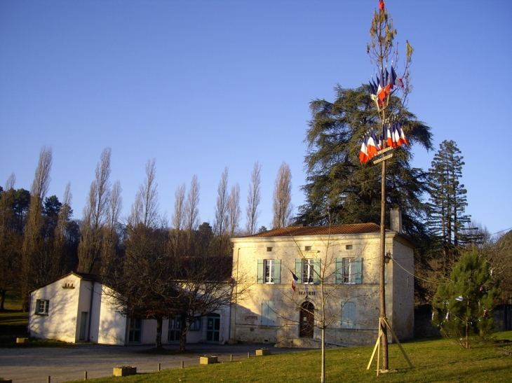 La mairie avec le 