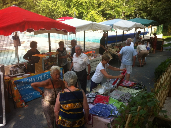 Le marché des producteurs au camping  - Escoire