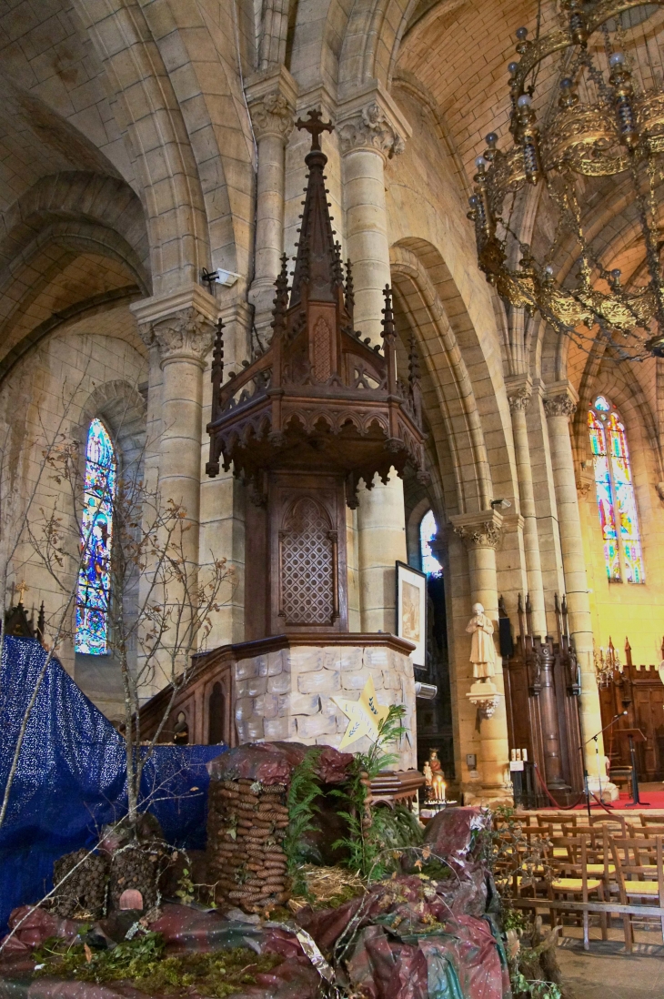 Eglise Saint Thomas : la Chaire à Prêcher. - Excideuil