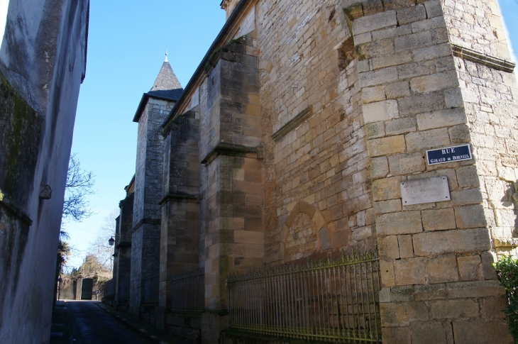 Façade nord de l'église Saint Antoine. - Excideuil