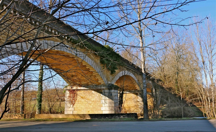 L'ancien pont de chemin de fer sur la Loue - Excideuil