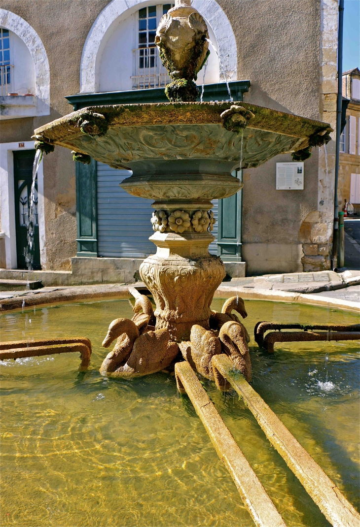 La fontaine Bugeaud - Excideuil