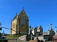 La chapelle centrale du cimetière ornée de gargouilles