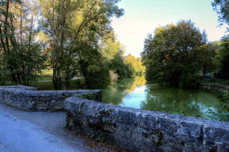 Le pont roman sur le Dropt - Eymet