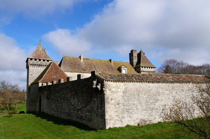 Le mur sud-ouest-du-chateau - Gageac-et-Rouillac