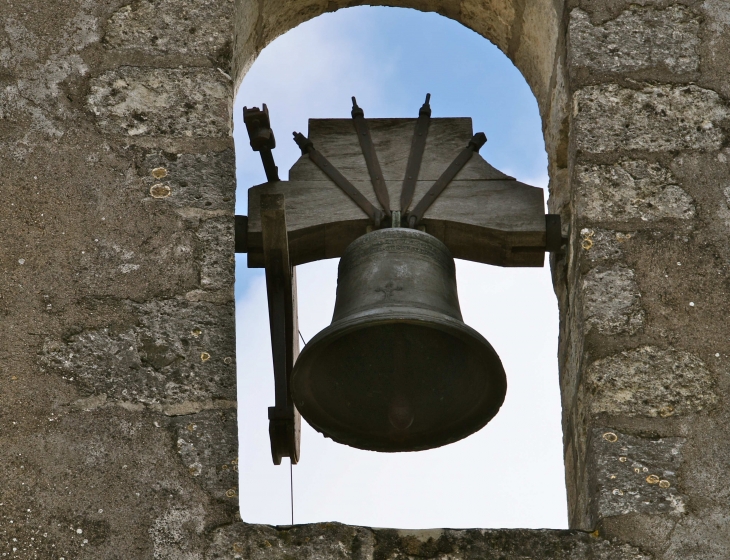 La Cloche du clocher-mur de l'église de Gageac. - Gageac-et-Rouillac