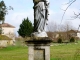 Photo précédente de Gageac-et-Rouillac Statue de la Vierge et l'Enfant à la croisée du chemin.