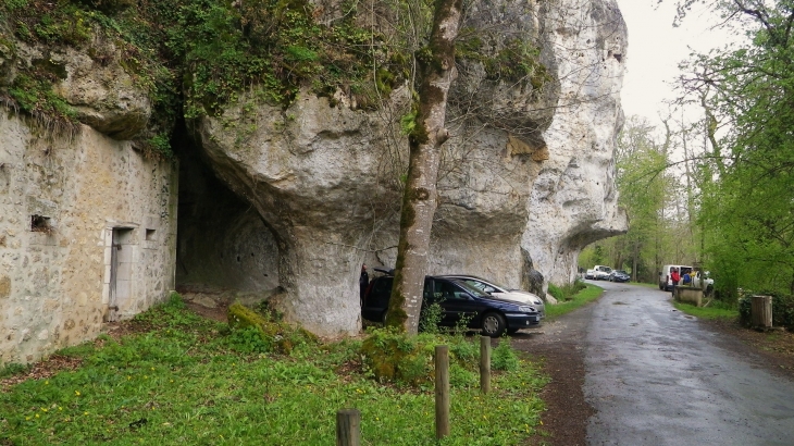 Rochers de Rochereuil (SI). - Grand-Brassac