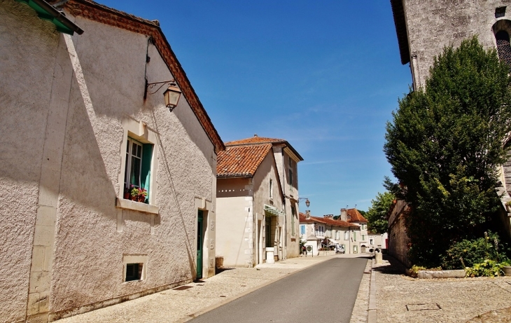 Le Village - Grand-Brassac