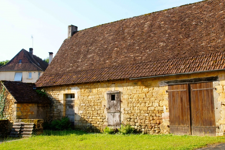Maison ancienne du village. - Granges-d'Ans