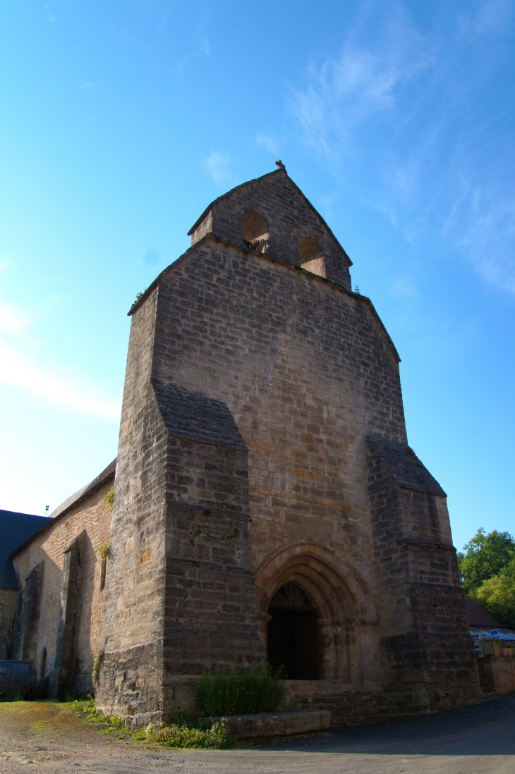 La façade occidentale de l'église Saint Martin. - Granges-d'Ans