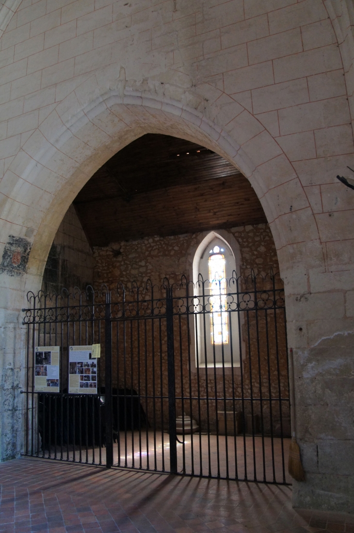 Petit collateral de droite. Eglise Saint Front de Bruc. - Grignols