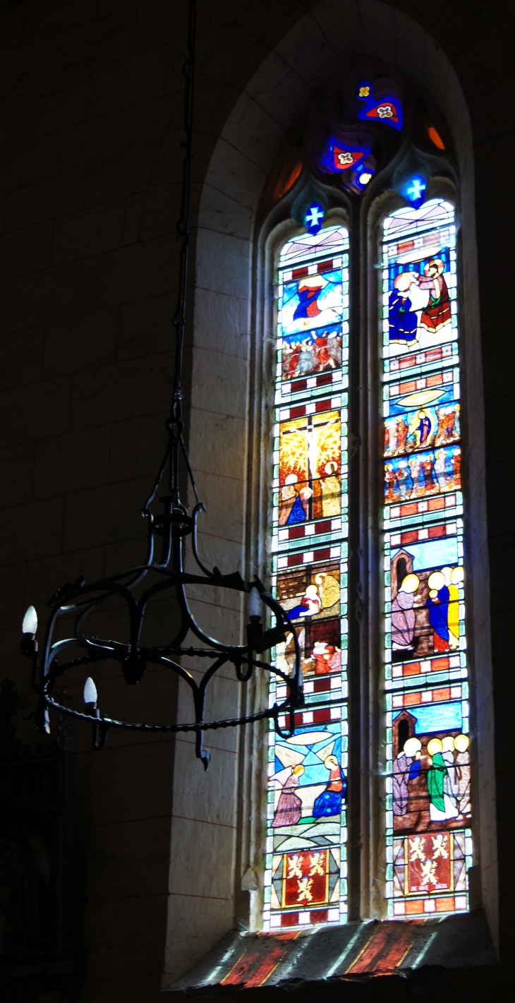 Vitrail de l'église Saint Front de Bruc. - Grignols