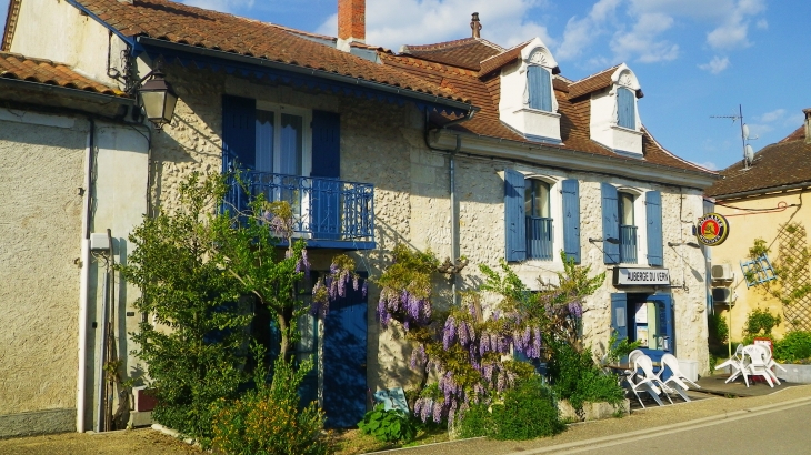 L'auberge du village. - Grignols