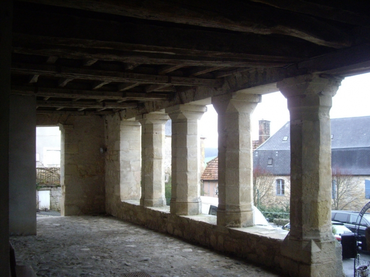 Galerie couverte de la mairie - Hautefort