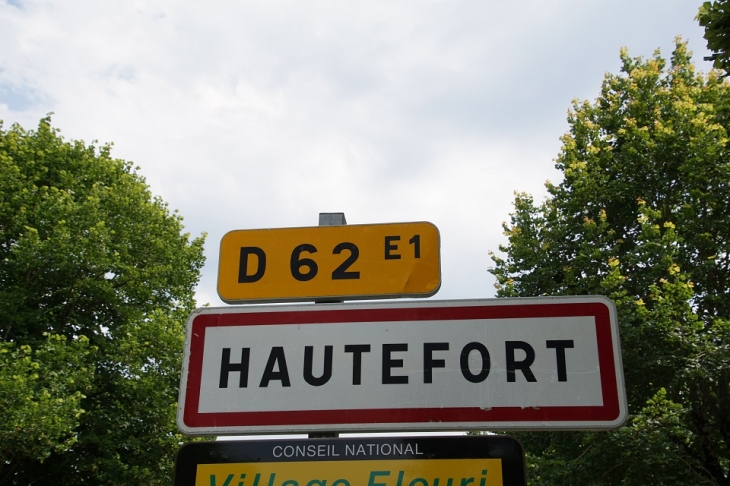  - Hautefort