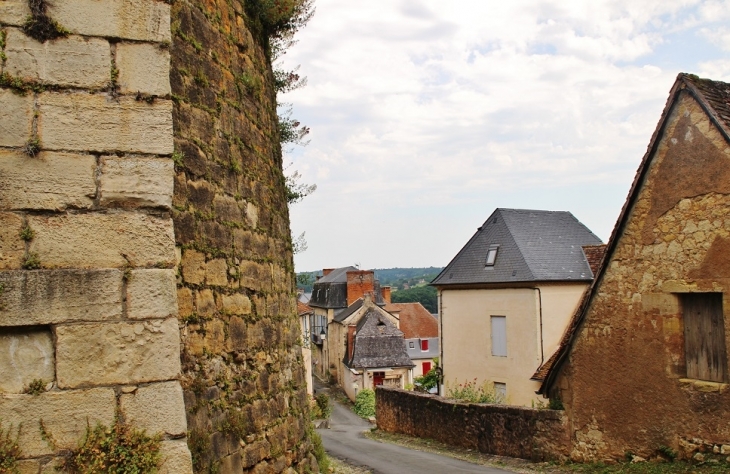 Le Village - Hautefort