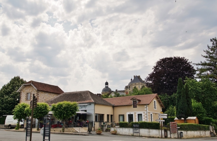 Le Village - Hautefort