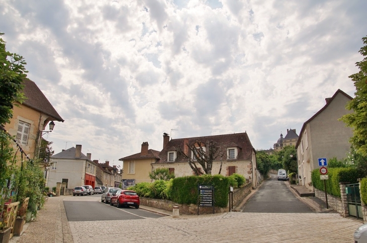 Le Village - Hautefort