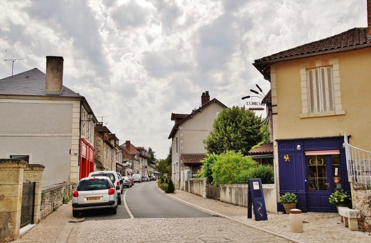 Le Village - Hautefort