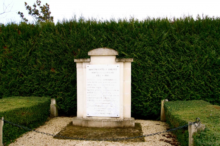 Le Monument aux Morts de la Guerre 1914-1918. - Jaure