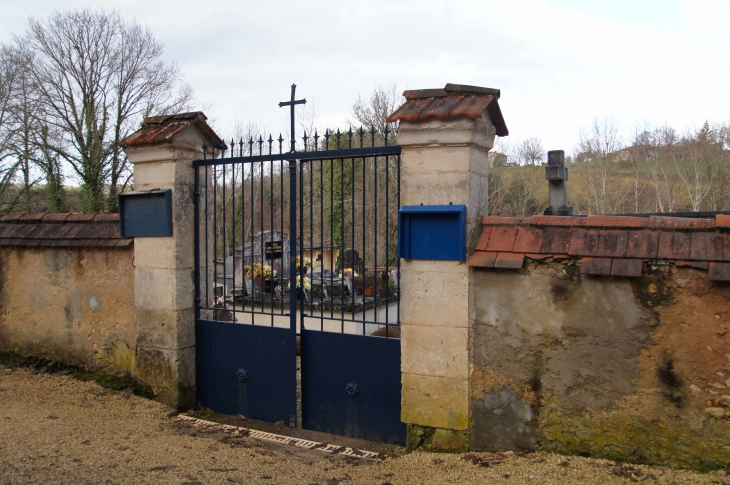 Entrée du cimetière. - Jaure