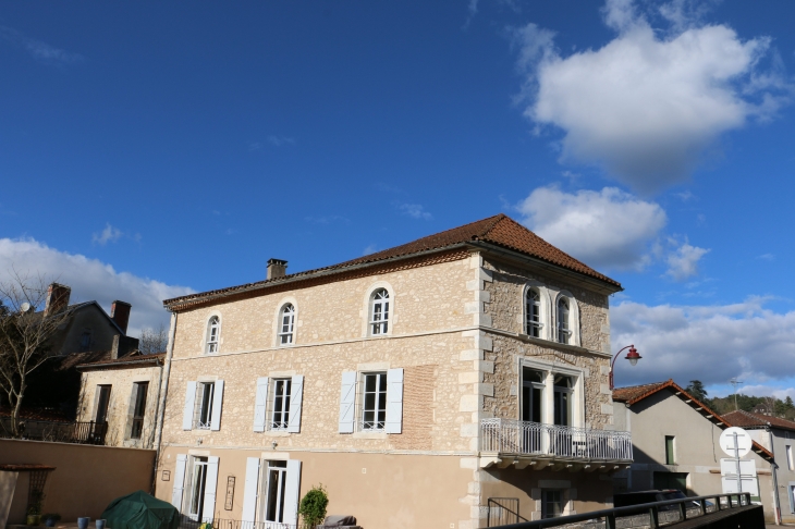 Au bord du Bandiat. - Javerlhac-et-la-Chapelle-Saint-Robert