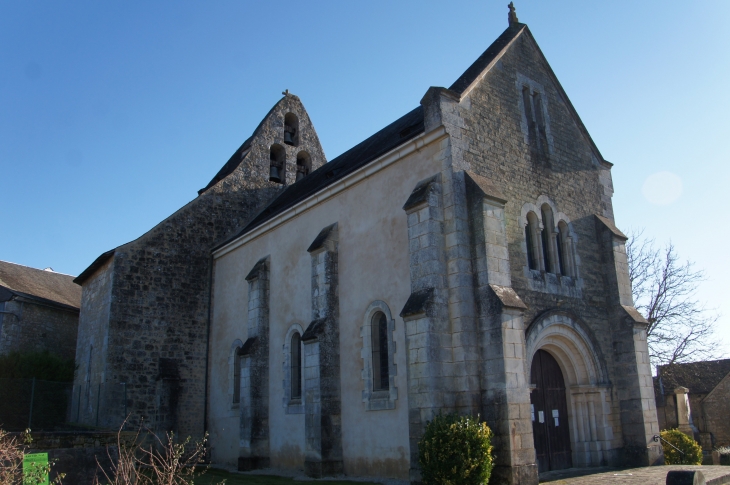 Eglise Saint Julien. - Jayac