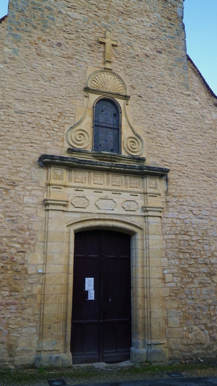 Le portail XVIIème de l'église. - Journiac