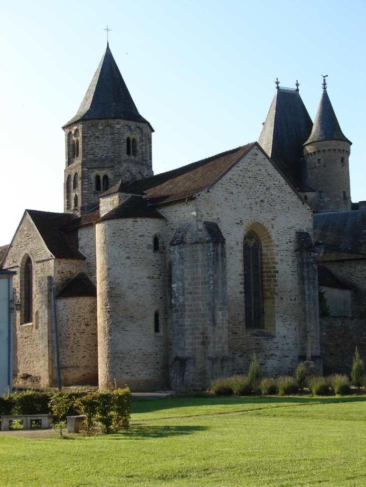 L'église Saint  Pierre ès Liens - Jumilhac-le-Grand