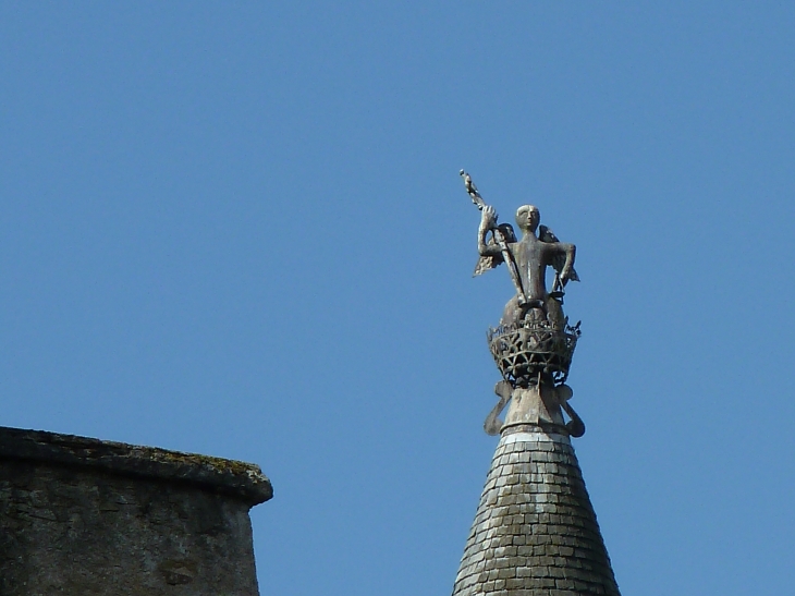 Epis de Faîtage du Château - Jumilhac-le-Grand