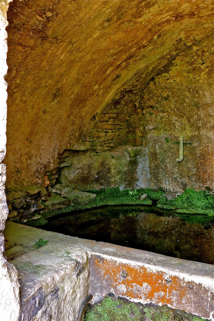 Fontaine-Lavoir de la Cassagne