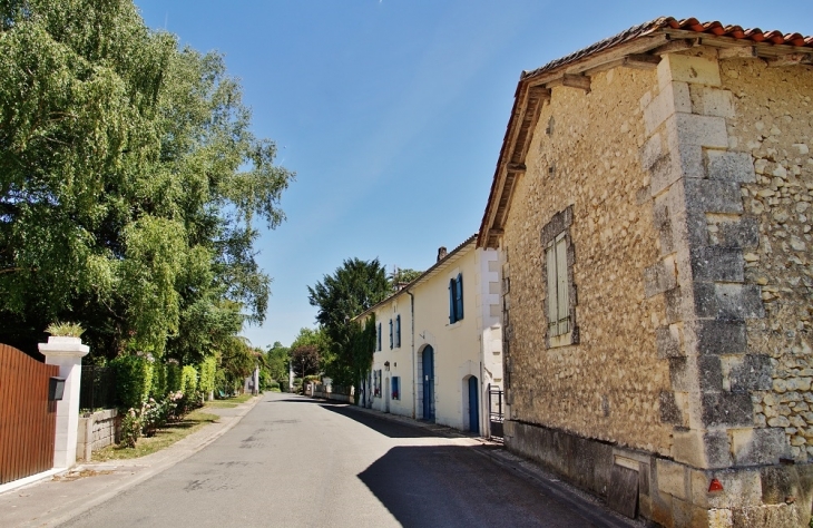 Le Village - La Chapelle-Grésignac