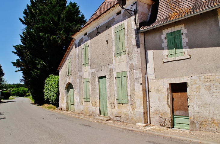 Le Village - La Chapelle-Grésignac