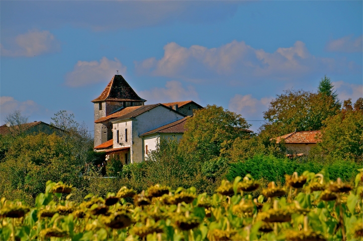 Le village et l'église - La Chapelle-Montabourlet